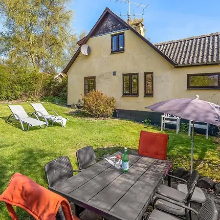 Σπίτι διακοπών Four-bedroom In Tranekar