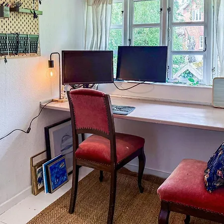 Σπίτι διακοπών Four-bedroom In Tranekar *